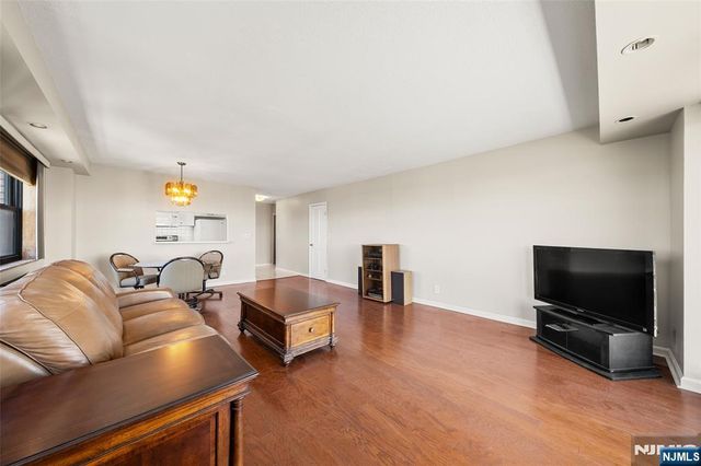 7855 Boulevard East 19L, North Bergen, NJ 07047