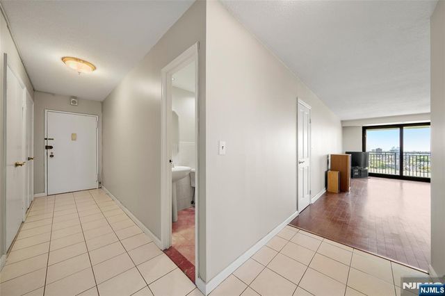 7855 Boulevard East 19L, North Bergen, NJ 07047