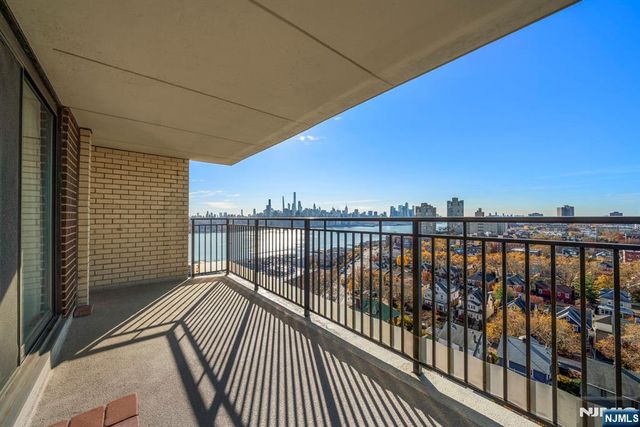 7855 Boulevard East 19L, North Bergen, NJ 07047