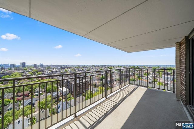 7855 Boulevard East 19L, North Bergen, NJ 07047