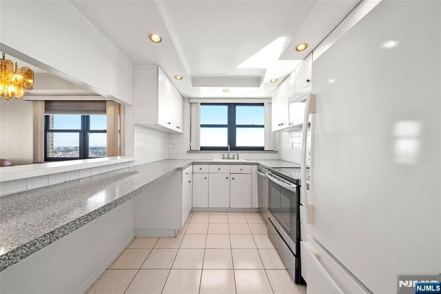 7855 Boulevard East 19L, North Bergen, NJ 07047
