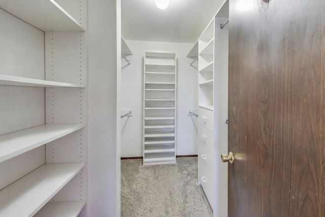 717 Killarney Court 2D, Schaumburg, IL 60193