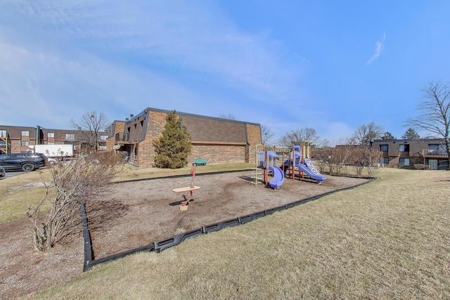 717 Killarney Court 2D, Schaumburg, IL 60193