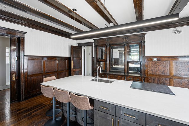 4541 S Forrestville Avenue, Chicago, IL 60653