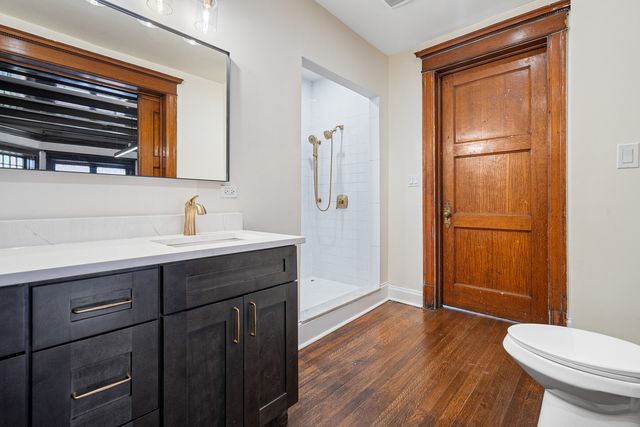4541 S Forrestville Avenue, Chicago, IL 60653