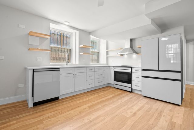 4541 S Forrestville Avenue, Chicago, IL 60653