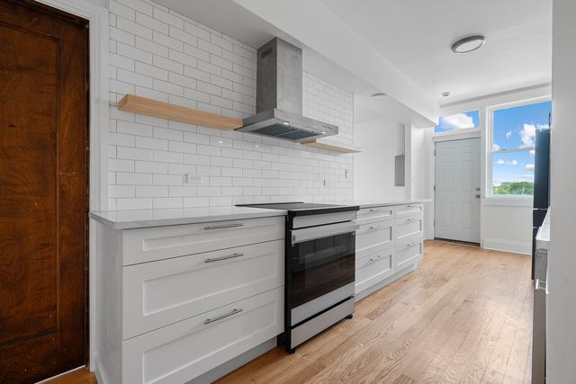 4541 S Forrestville Avenue, Chicago, IL 60653