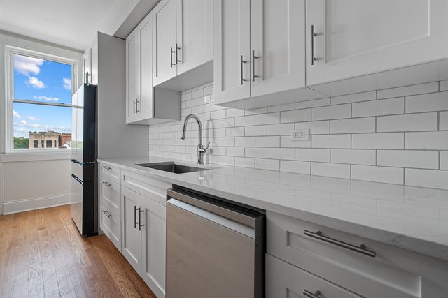 4541 S Forrestville Avenue, Chicago, IL 60653
