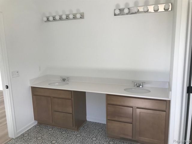 6160 Miners Drive, Linden, MI 48451