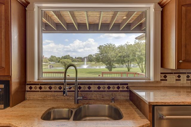 10135 Cherrywood Lane, Munster, IN 46321