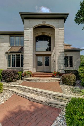 10135 Cherrywood Lane, Munster, IN 46321