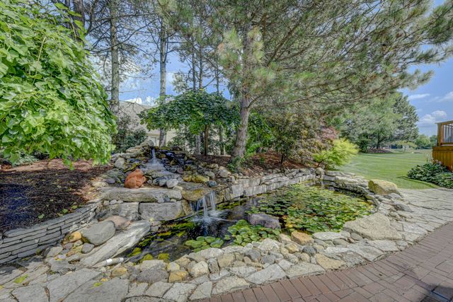 10135 Cherrywood Lane, Munster, IN 46321