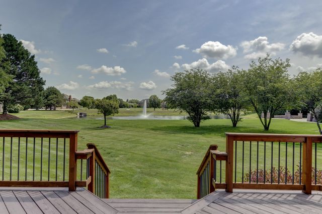 10135 Cherrywood Lane, Munster, IN 46321
