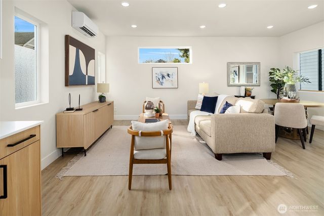 1413 Martin Luther King Jr Way, Seattle, WA 98122