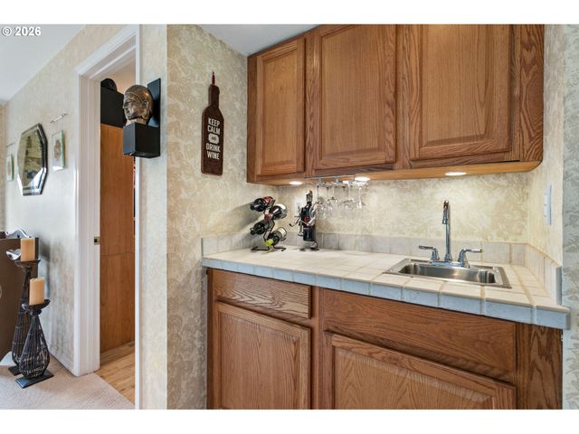 6410 Sw SKIVER Ct, Beaverton, OR 97078