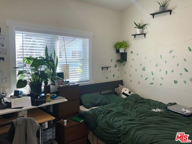 1449 W 28th Street, Los Angeles, CA 90007