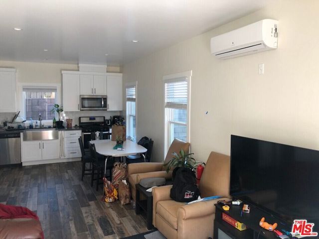 1449 W 28th Street, Los Angeles, CA 90007