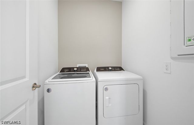 2114 Sequoia CT, Naples, FL 34120