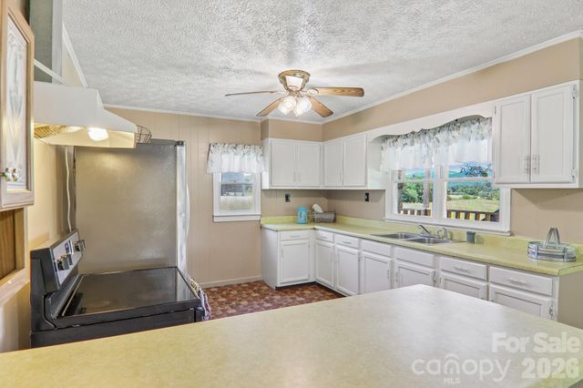 414 Skyline Drive, Canton, NC 28716