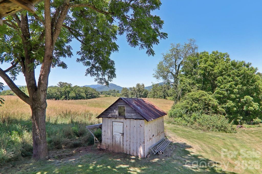 414 Skyline Drive, Canton, NC 28716