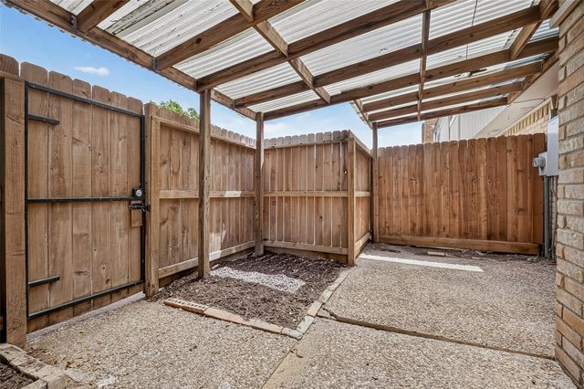 10383 Briar Forest Drive, Houston, TX 77042