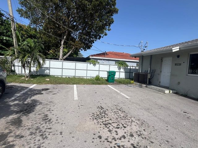 10229 SW 173rd St 1, Miami, FL 33157