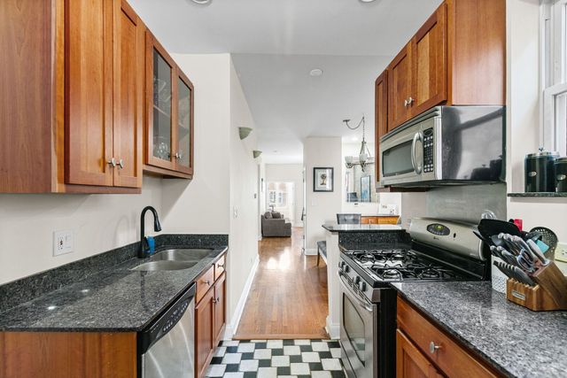 7654 N Greenview Avenue 2, Chicago, IL 60626
