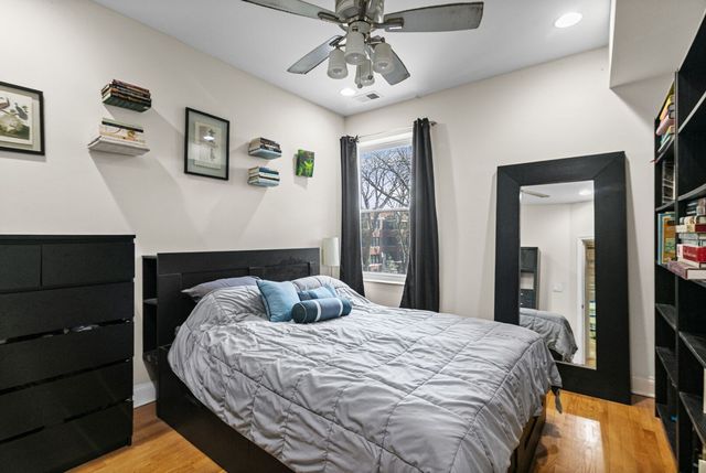7654 N Greenview Avenue 2, Chicago, IL 60626