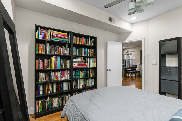 7654 N Greenview Avenue 2, Chicago, IL 60626