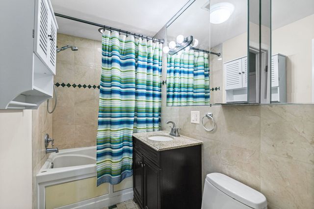 7654 N Greenview Avenue 2, Chicago, IL 60626