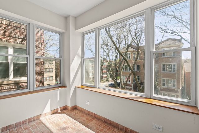 7654 N Greenview Avenue 2, Chicago, IL 60626