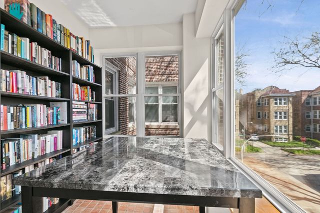7654 N Greenview Avenue 2, Chicago, IL 60626