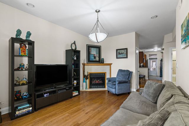 7654 N Greenview Avenue 2, Chicago, IL 60626