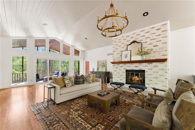 3545 Greystone Road, Gainesville, GA 30506