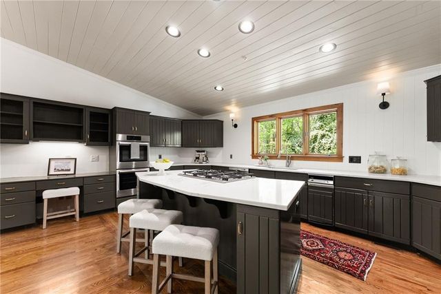 3545 Greystone Road, Gainesville, GA 30506
