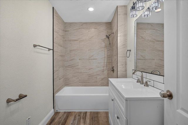 926 N Thorne, Fresno, CA 93728