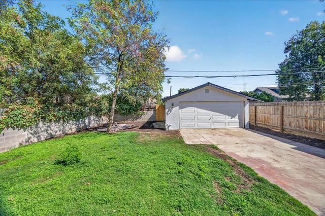 926 N Thorne, Fresno, CA 93728