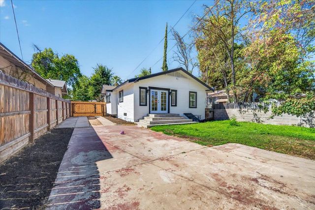 926 N Thorne, Fresno, CA 93728