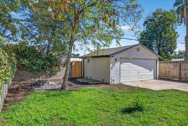 926 N Thorne, Fresno, CA 93728