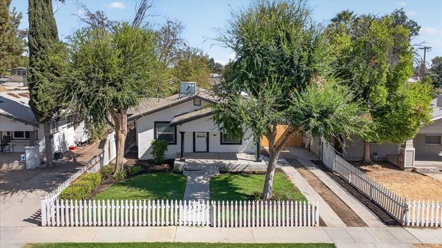 926 N Thorne, Fresno, CA 93728