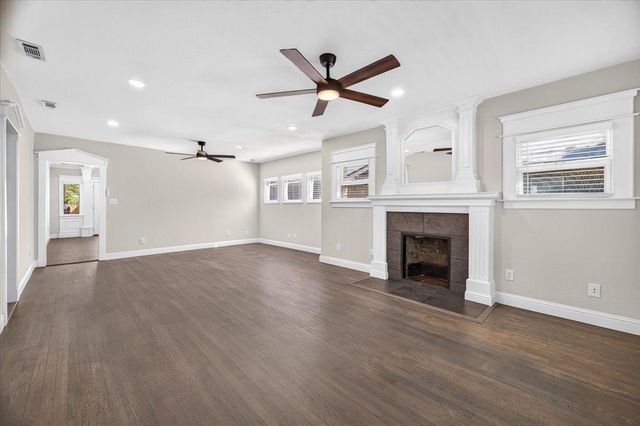 926 N Thorne, Fresno, CA 93728