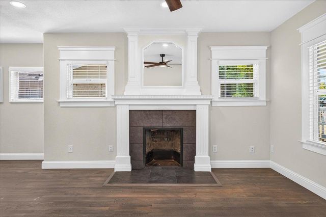 926 N Thorne, Fresno, CA 93728