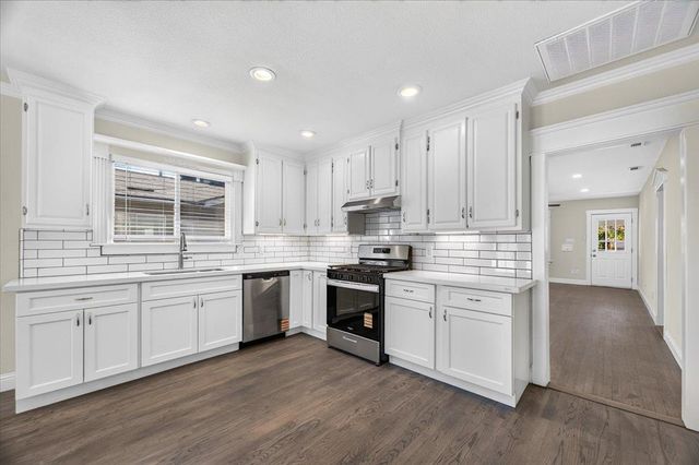 926 N Thorne, Fresno, CA 93728