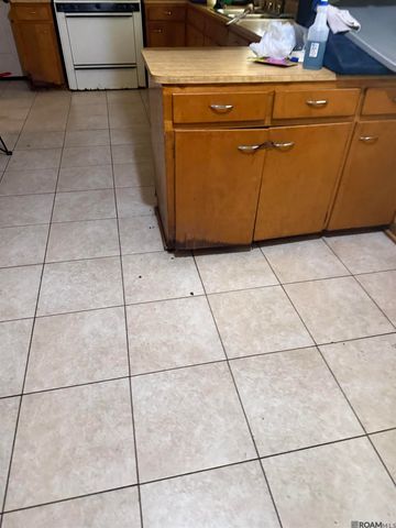9935 Buena Vista Dr, Baton Rouge, LA 70815