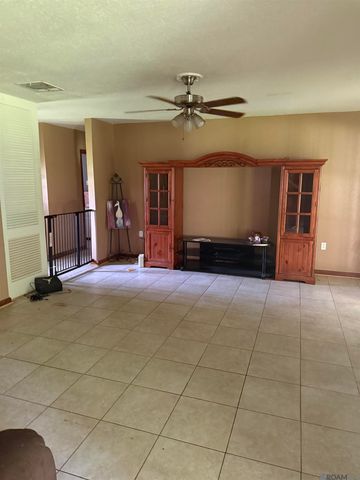 9935 Buena Vista Dr, Baton Rouge, LA 70815
