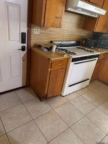 9935 Buena Vista Dr, Baton Rouge, LA 70815