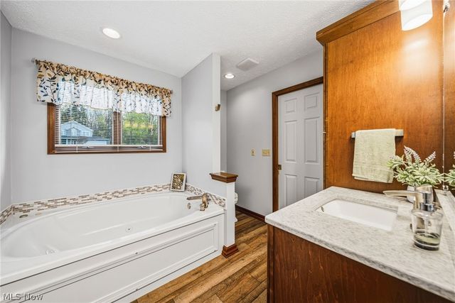 16912 Albion Road, Strongsville, OH 44136