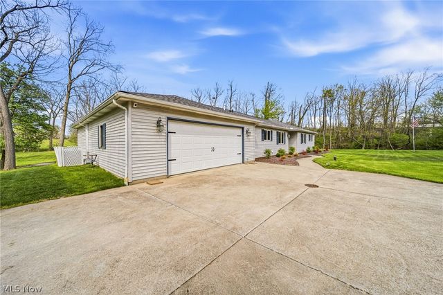 16912 Albion Road, Strongsville, OH 44136