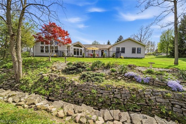 16912 Albion Road, Strongsville, OH 44136