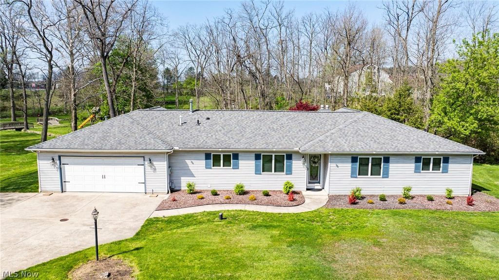 16912 Albion Road, Strongsville, OH 44136